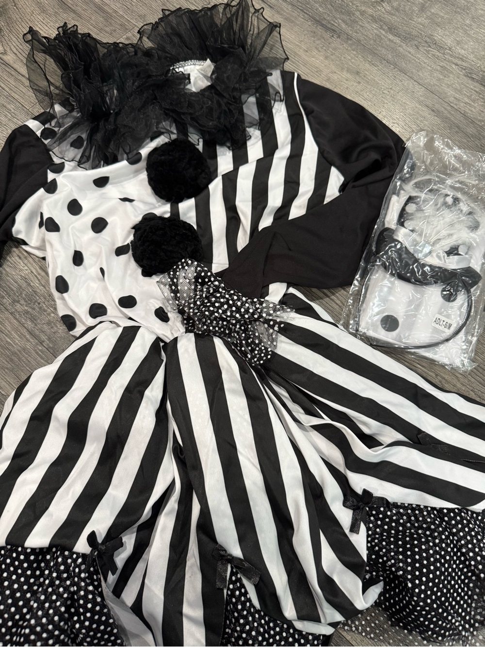 Spirit Twisted Trickster Black and White Kids Costume - Picture 3 of 6